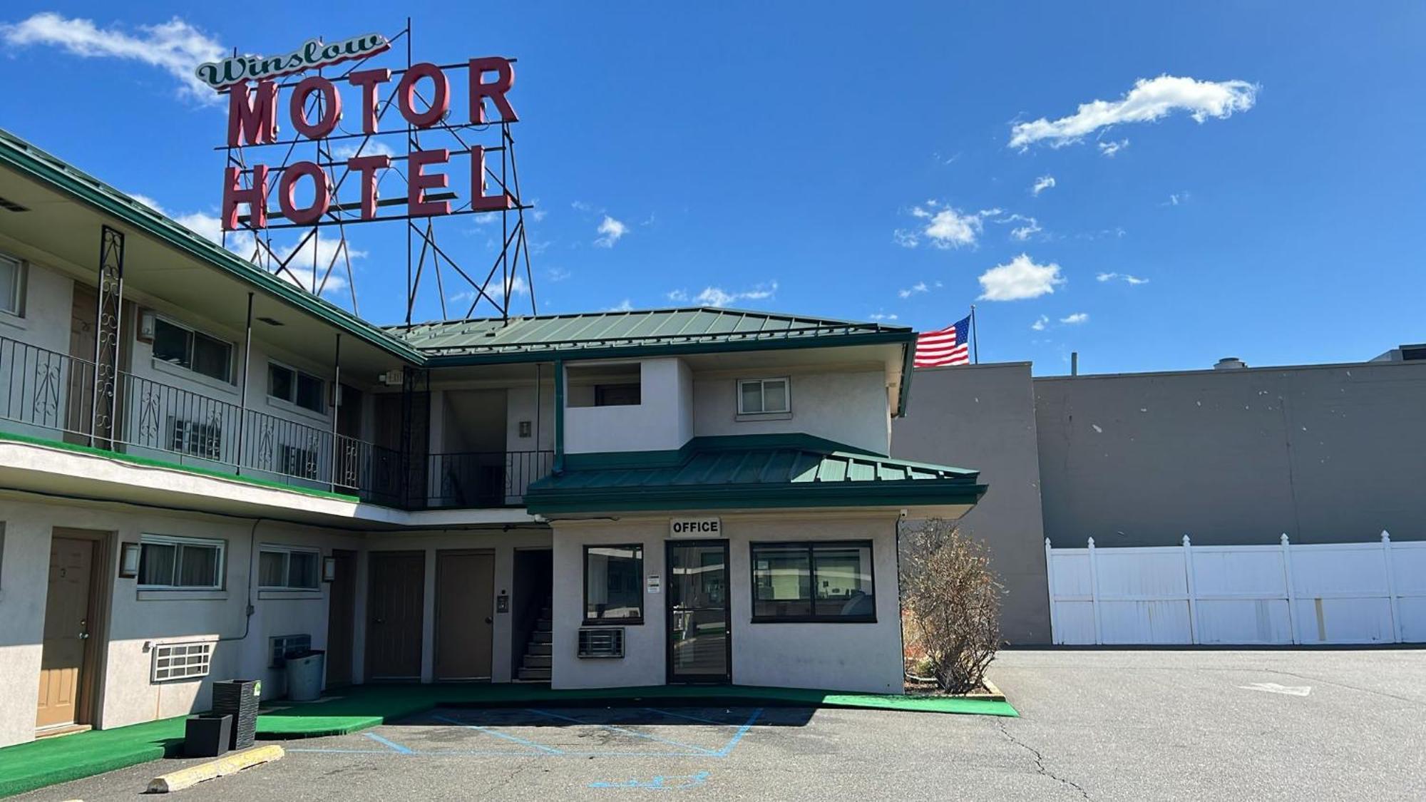 Winslow Motel Ліндгерст Екстер'єр фото